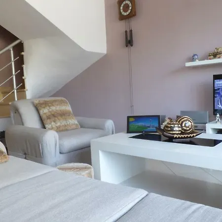 Duplex Apartment *